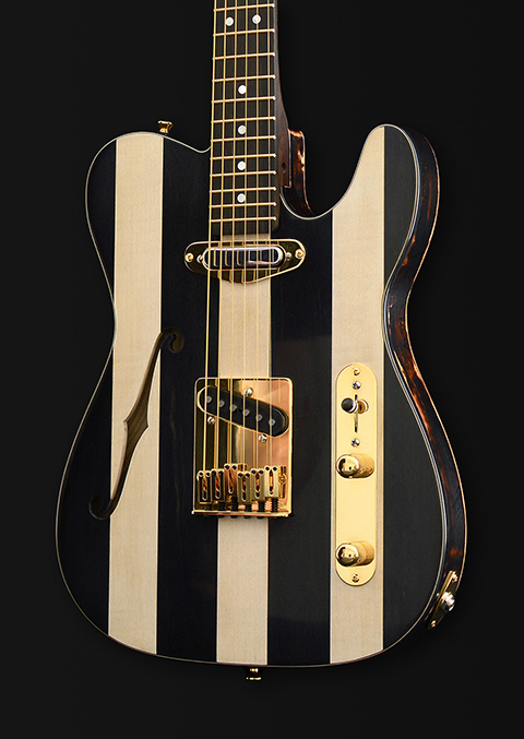 Guitar 002 by Matthieu Deltour